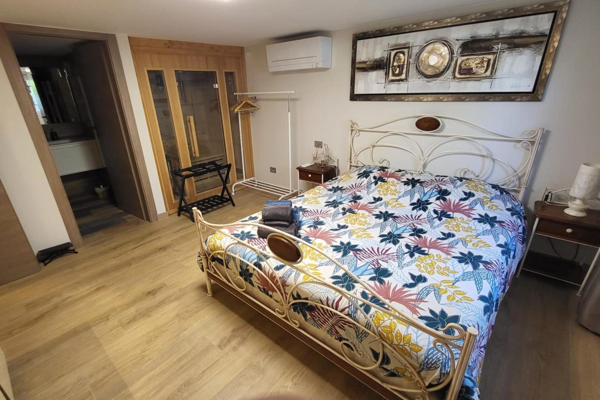 06ak3 - Private 1 Cap Marina Holiday home